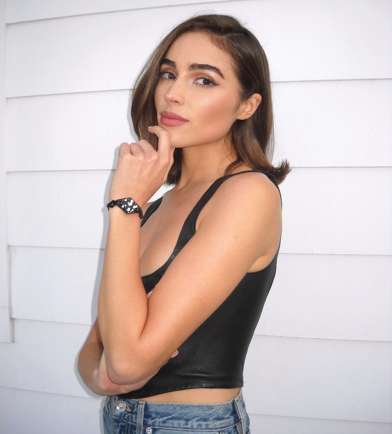 Influencer and actress Olivia Culpo sports the Bellabeat Ivy in Garden jet black. PHOTO COURTESY OF BELLABEAT