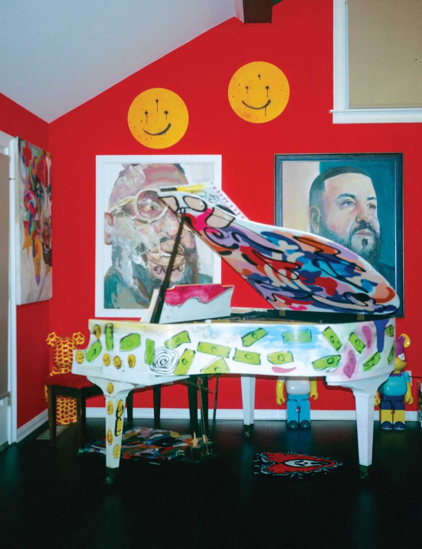 Interior of Westside Gunn’s home featuring DNTWATCHTV’s “Buffalo Kids”
piano and Mariella Angela’s “Ross” (2021) and “Khaled” (2021) PHOTO BY @SNAPGOD